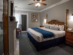 Horton Grand Hotel In San Diego From 139 Night Haunted Victorian Style Decor Grand Hotel Hotels Room