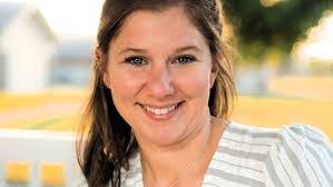 Jackie Farley's Instagram, Twitter & Facebook