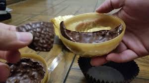 See more ideas about ferrero rocher, ferrero rocher chocolates, chocolate. Grand Giant Big Large Ferrero Rocher Unboxing What S Inside Read The Label Hahaha Youtube