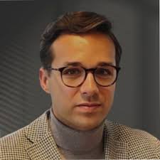 Tomasz Chacinski na LinkedIn: Raz na jakiś czas trafia się „ta” książka.  “Dar przywództwa” Mariusza…