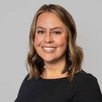 Carolyn Riggins's Instagram, Twitter & Facebook