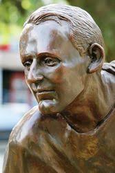 Monuments and Memorials within Australia to individual people involved in  sporting activities