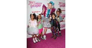 Call jojo siwa is back for christmas bigger and better than ever! What Do You Use The Jojo Christmas Room In Your House For During Are Your Kids Obsessed With Jojo Siwa Then You Probably Have These 15 Questions Popsugar Family Photo 3