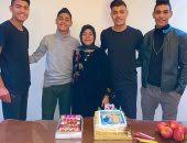 قال النبي صلى الله عليه وسلم: ÙÙŠØ¯ÙŠÙˆ Ø¹Ø¨Ø¯ Ø§Ù„Ø±Ø­Ù…Ù† Ù…Ø¬Ø¯Ù‰ ÙŠØºØ§Ø²Ù„ Ø¹Ø±ÙˆØ³ØªÙ‡ Ø¨Ø£ØºÙ†ÙŠØ© Ø¨Ù†Øª Ø§Ù„Ø£ØµÙˆÙ„ Ù„Ù„Ù‡Ø¶Ø¨Ø© Ø§Ù„ÙŠÙˆÙ… Ø§Ù„Ø³Ø§Ø¨Ø¹