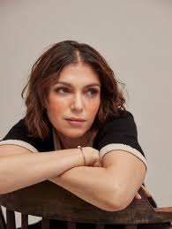 Beck is back!, Serie de televisión, Comedia dramática, 2018, 2016-2018