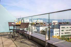 Bathrooms include bathtubs or showers and complimentary toiletries. Hotelzimmer Und Suiten Park Inn By Radisson In Linz