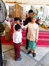 Terima kasih sudah mau mendampingi suamimu yang masih berproses ini. Khitanan M Riza Al Ghifari Anak Pertama Fajri Fauzan Se Dan Nelly Safrida Se Diwarnai Penyantunan Anak Yatim Khidmat Berita Terbit