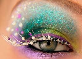 Augen Schminken Lidschatten Glitzernd Aqua Nuancen Wimpern Weiss Tuschen Fasching Schminken Augen Schminkzeug Wunderschone Augen
