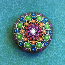 Elspeth Mclean Creates Beautiful Hand Painted Stones Rock Painting Patterns Mandala Stones Pattern Mandala Painted Rocks