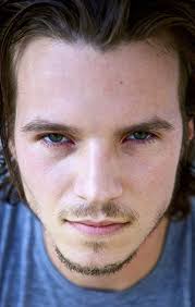 Нэйтан Кийес