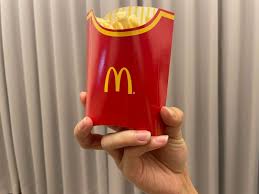 Uber eats限時10天「買套餐送中薯」，加碼那堤買一送一 2021/08/04 17:08 ｜撰文 李心婷｜圖片來源 達志影像 éº¥ç•¶å‹žè–¯æ¢ é»žç¾ç‚¸ æœ‰é©šå–œ è€é¥•èªè­‰ ä¸€æ•´ç›'åªæœ‰3æ ¹ æ–°å¥‡ Nownewsä»Šæ—¥æ–°èž