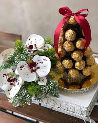 Ferrero rocher was introduced in 1982. Ferrero Rocher Tower Oleh Pesona Pengantin Facebook