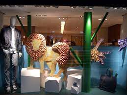 Displayhunter2 Hermes Carnival Of The Animals Carnival Of The Animals Window Display Design Display Design