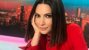 Începând cu 1996, ea a prezentat întotdeauna știrile cu fostul ei soț, andrei zaharescu, fie că a fost vorba de știrile pro tv, sau de observatorul antenei 1. Andreea Berecleanu VarstÄƒ Cv InÄƒlÈ›ime Greutate Familie Salariu La Prima Tv Stiri Directe
