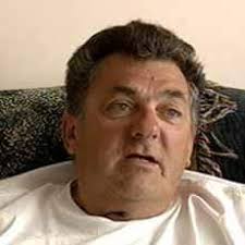 6 home safe after boat capsizes