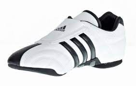 Adidas herren badehose schwimmhose infintex 3 streifen boxer schwarz infinitex?. Adidas Kampfsportschuhe Karateschuhe Taekwondoschuhe Sneaker Adilux Weiss Mit Schwarzen Streifen Sbj Sportland De We Love Your Sport