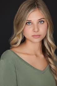 Rachel Cameron's Instagram, Twitter & Facebook