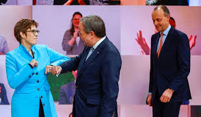 In ihren gummistiefeln schwappt der schweiß hin und her, man kann bei jedem schritt ich habe meiner kleinen praktikantin auf ebay ein paar gebrauchte gummistiefel bestellt, sie hat sich richtig. Kommentar Mit Armin Laschet Geht Die Cdu Auf Nummer Sicher