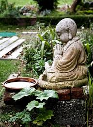 Buddha Figuren Im Garten Verwohnen Sie Ihren Geist Buddha Figur Buddha Figur