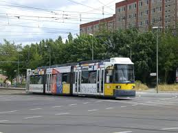 Veja as letras de allee der kosmonauten e ouça hier bin ich, brich mir dein hertz, dein gesicht, dein lied, der sturm e muito mais músicas! Berlin Strassenbahnlinie M8 Nach U Bahnhof Schwartzkopffstrasse An Der Haltestelle Lichtenberg Allee Der Kosmonauten Rhinstrasse Bahnbilder De