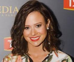 Laura Anderson Biography