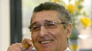 Schalke-Legende Rudi Assauer wird auf „Walk of Fame“ in Gelsenkirchen  verewigt