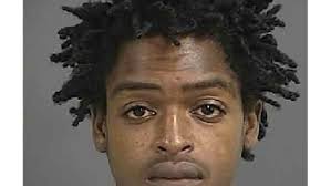 Store worker: Robbery suspect featured