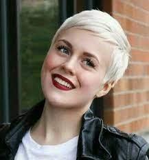 Pin By Nora Kerekgyarto On Sarah Thick Hair Styles Short Hair Styles Haircut For Thick Hair