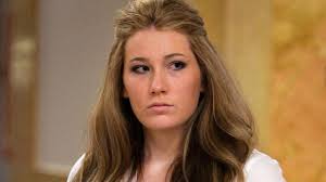 Woman Who Pushed Husband Out of a High-Rise Apartment Hangs Herself in  Prison