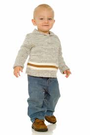 Kid's pants fall down when chasing after car 2 february 2015, 1:22 pm this kid was angry when his friends drove off without him, so he started chasing after the car. Keeping A Toddler S Pants Up Thriftyfun