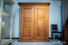 Kleiderschrank 2türig weiß schrank kiefer massiv holz. Kleiderschrank Kiefer Bruegge Antik