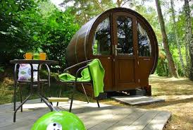 Schlaffass Am See C Schlaffass Am See De Naturcamping Zwei Seen 17209 Zislow Am Plauer See Mv Nur Fur 2 Personen Camping Glamping Small Space Living Park