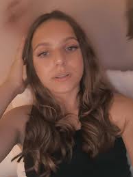 Aliyah and Vanessa Bumsup