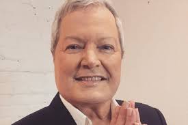 Ver las letras de marco paulo y escuchar eu tenho dois amores, maravilhoso coração, maravilhoso, taras e manias, au revoir sylvie y más canciones! Tvi Desmente Contratacao De Marco Paulo E Afirma Que Foi O Cantor A Procurar O Canal
