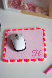 These Pom Pom Mouse Pads Are Made From Inexpensive Cork Trivets Http Www Designimprovised Com Diy Crafts For Teens Diy For Teens Diy Mouse Pad
