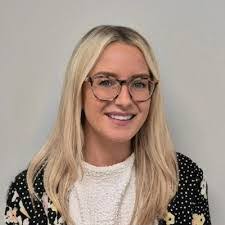 Paula Winston's Instagram, Twitter & Facebook