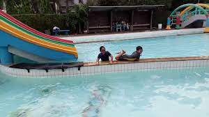 Satu lagi kolam renang umum yang berlokasi di jakarta timur, alamat tepatnya di jalan pondok kelapa raya blok b. Fakhri Bodowien Berenang Di Kolam Renang Palem Pondok Kelapa Jakarta Timur Youtube