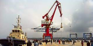 Au Cameroun Le Port De Kribi Pas Encore Ouvert Deja En Extension Grounds Fair Grounds Fun Slide