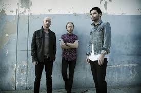 Biffy Clyro Iznenadaha S Nov Album Balance Not Symmetry Izliza Utre Biffyclyro Biffy Clyro Band Photoshoot Band Photos