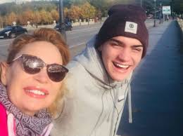 Aquí tiene algunas explicaciones a propósito del índice de la base de datos de geneanet: Descubre A Gabriel Guevara El Hijo Actor De Marlene Mourreau