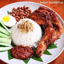 Macam2 lauk ada sambal sotong, ayam , bilis ,ikan ,kerang, udang cakap jer nok mende aq blanje tpi awok mg bayo arh. Viral Oh Viral Resepi Nasi Lemak Ayam Goreng Berempah Facebook