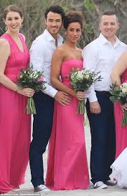 Nick jonas says the jonas brothers spent a year 'doing therapy' before the jonas brothers released their first new song in nearly six years on friday, a catchy pop hit called. Kevin Jonas And Wife Danielle Kiss On The Beach At Cousin S Wedding Kevin Jonas Wife Danielle Jonas Jonas