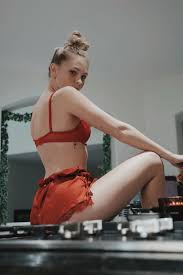Jun 28, 2021 · lily chee 06/28/2021, lily chee style, outfits, clothes and latest photos. Jordyn Jones 01 16 2021 Celebmafia