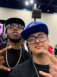 Zorro chilling out today 🦊 That face!💜