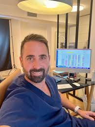 Dr Roman MERLE, Spécialiste en chirurgie plastique reconstructrice et  esthétique à Antibes - Doctolib