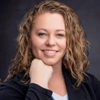 Ashley Honaker's Instagram, Twitter & Facebook