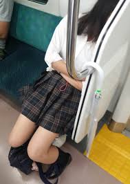 JK電車盗撮エロ画像】居眠りする太ももがエロい制服姿の女子校生たちを隠し撮りｗｗ | エロ画像ミルナビ | profdemontagstroy.ru