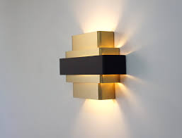Gold Wall Lamps To Create A Sophisticated Decoration