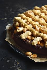 Dementsprechend kann ich völlig nachvollziehen, dass der kvæfjordkake in norwegen als nationalkuchen gilt und dort als bester kuchen der welt gehandelt wird. Herzfutter Food Blog Easy Peasy Snickers Kuchen Aka Der Beste Erdnussbutter Karamell Schokokuchen Der Welt