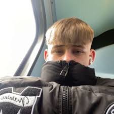 Stream Kisses (feat. bbyclose)' by BL3SS x CamrinWatsin (HARDCORE REMIX)  free download by SIK INDIVIDUAL